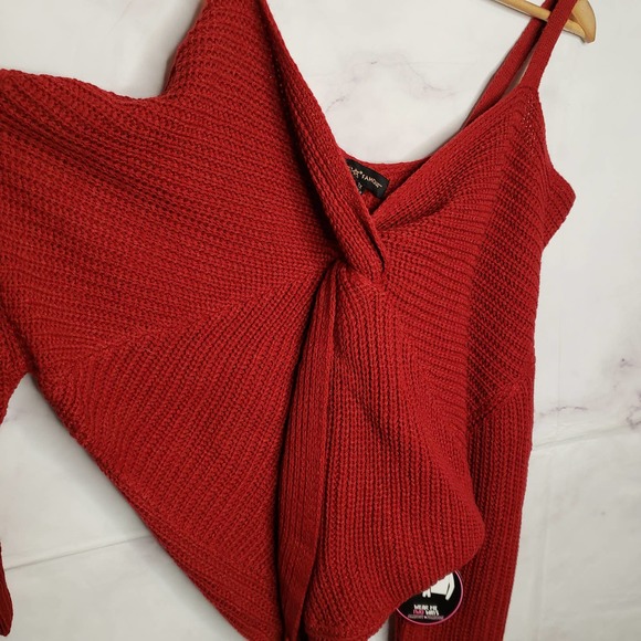 ALMOST FAMOUS red knit twisted cold shoulder pullover sweater 1X - Picture 4 of 12